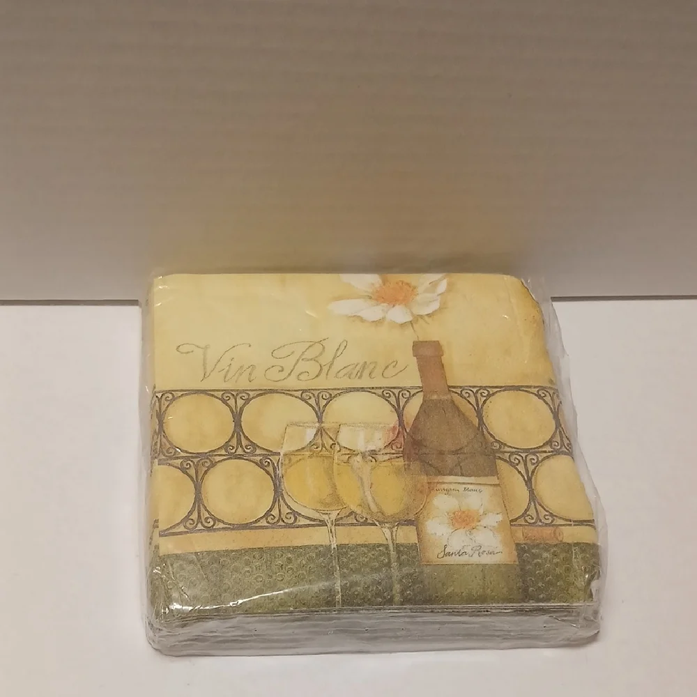 Design Design Disposable Napkins Yellow Green NWT